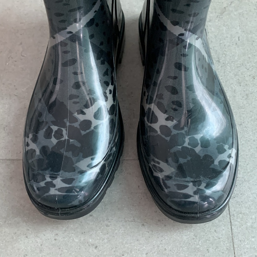 Burberry Women’s Rain Boots - Picture 2 of 10